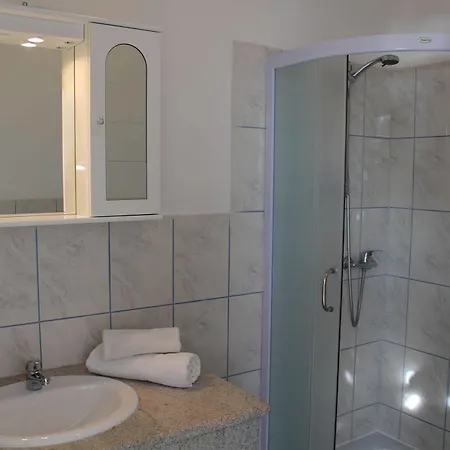 בית הארחה Diklo Rooms-adults Only